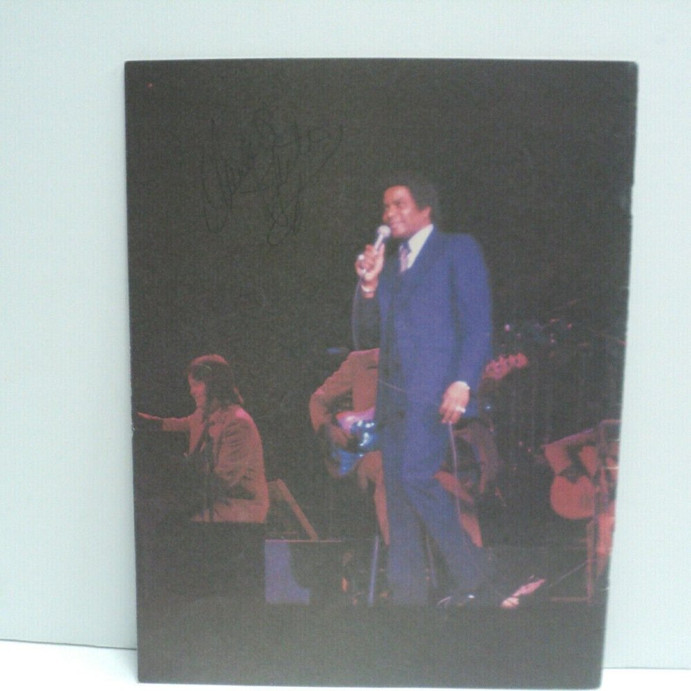 Charley Pride SIGNED Souvenir Book 20 Pages Rare - Picture 2 of 6